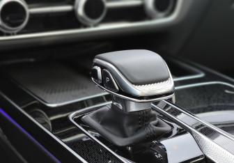 Подержанный автомобиль Hongqi HS5 2024 года (31 фото)