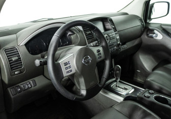 Подержанный автомобиль Nissan Pathfinder 2011 года (11 фото)