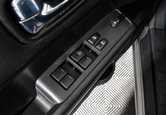 Подержанный автомобиль Nissan X-Trail 2012 года (10 фото)