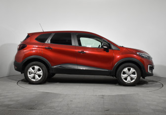 Подержанный автомобиль Renault Kaptur 2020 года (4 фото)