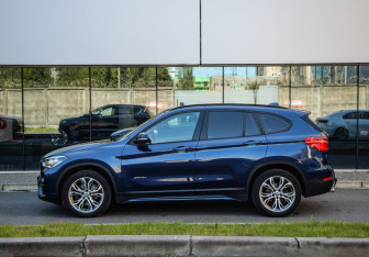 Подержанный автомобиль BMW X1 2017 года (9 фото)