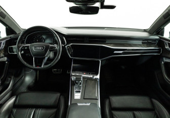 Подержанный автомобиль Audi A7 2018 года (13 фото)