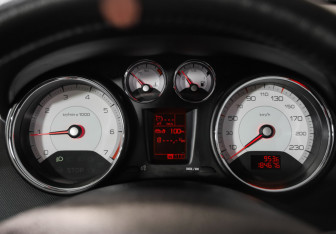 Подержанный автомобиль Peugeot 308 Hatchback 2008 года (12 фото)