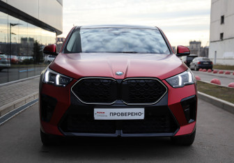 Подержанный автомобиль BMW X2 2024 года (3 фото)