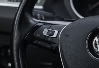 Подержанный автомобиль Volkswagen Tiguan 2018 года (13 фото)