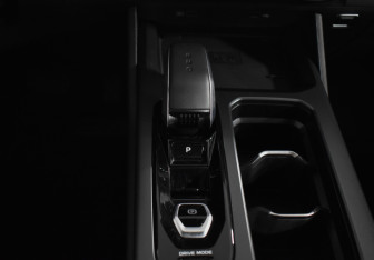 Подержанный автомобиль Geely Okavango 2024 года (18 фото)