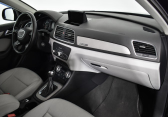 Подержанный автомобиль Audi Q3 2012 года (12 фото)