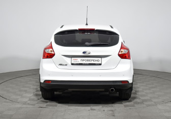 Подержанный автомобиль Ford Focus Hatchback 2014 года (6 фото)