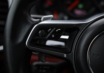 Подержанный автомобиль Porsche Cayenne 2016 года (15 фото)