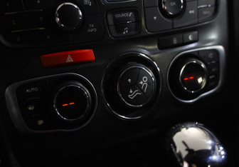 Подержанный автомобиль Citroen C4 Sedan 2013 года (15 фото)