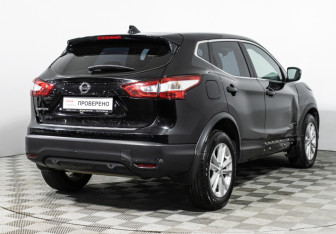 Подержанный автомобиль Nissan Qashqai 2017 года (5 фото)