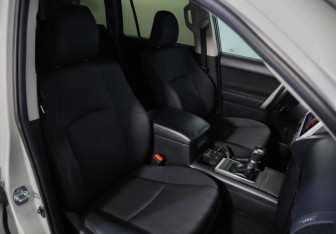 Подержанный автомобиль Toyota Land Cruiser Prado 2020 года (28 фото)