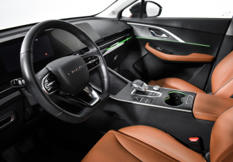 Подержанный автомобиль Omoda C5 2022 года (9 фото)