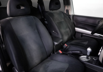 Подержанный автомобиль Nissan X-Trail 2013 года (16 фото)