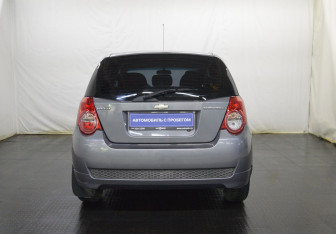 Подержанный автомобиль Chevrolet Aveo Hatchback 2010 года (6 фото)