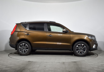 Подержанный автомобиль Geely Emgrand X7 2020 года (4 фото)