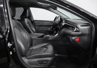 Подержанный автомобиль Toyota Camry Sedan 2018 года (23 фото)
