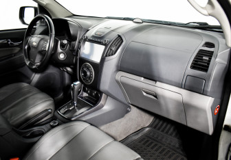 Подержанный автомобиль Chevrolet TrailBlazer 2013 года (13 фото)