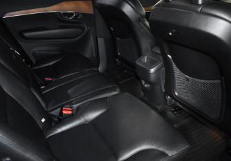 Подержанный автомобиль Volvo XC90 2015 года (14 фото)