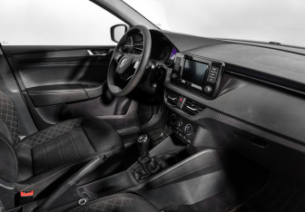 Подержанный автомобиль Skoda Rapid Liftback 2020 года (10 фото)