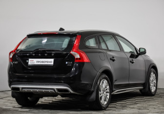 Подержанный автомобиль Volvo V60 Cross Country 2015 года (5 фото)
