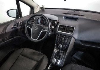 Подержанный автомобиль Opel Meriva 2011 года (7 фото)