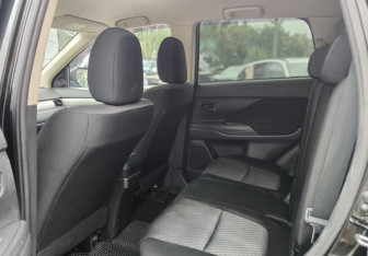 Подержанный автомобиль Mitsubishi Outlander 2013 года (9 фото)