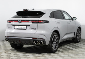 Подержанный автомобиль Changan UNI-K 2023 года (5 фото)