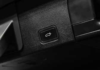 Подержанный автомобиль Geely Tugella 2023 года (25 фото)