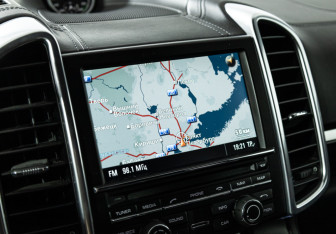 Подержанный автомобиль Porsche Cayenne 2015 года (18 фото)