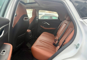 Подержанный автомобиль Omoda C5 2023 года (22 фото)