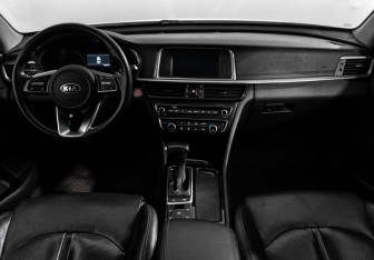 Подержанный автомобиль Kia Optima Sedan 2018 года (14 фото)