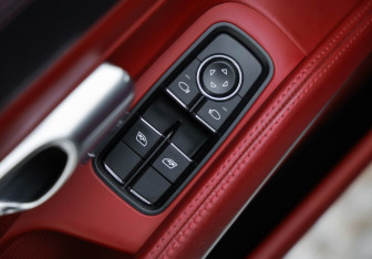 Подержанный автомобиль Porsche Cayman 2017 года (23 фото)