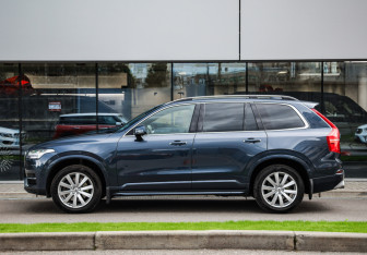 Подержанный автомобиль Volvo XC90 2019 года (9 фото)