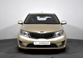 Подержанный автомобиль Kia Rio Hatchback 2014 года (2 фото)