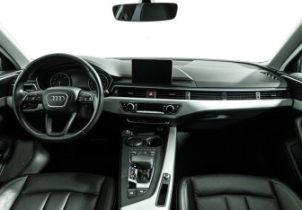 Подержанный автомобиль Audi A4 Sedan 2018 года (13 фото)