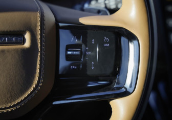 Подержанный автомобиль Land Rover Range Rover Sport 2024 года (15 фото)