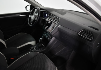 Подержанный автомобиль Volkswagen Tiguan 2020 года (13 фото)