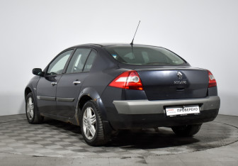 Подержанный автомобиль Renault Megane Sedan 2005 года (7 фото)