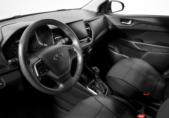 Подержанный автомобиль Hyundai Solaris Sedan 2021 года (9 фото)