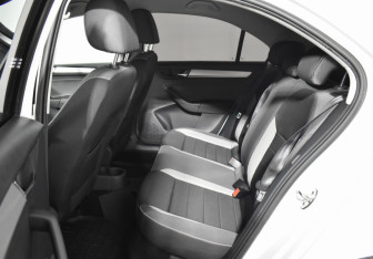 Подержанный автомобиль Skoda Rapid Liftback 2019 года (11 фото)