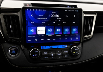 Подержанный автомобиль Toyota RAV4 2018 года (14 фото)