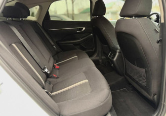 Подержанный автомобиль Hyundai Sonata 2021 года (24 фото)