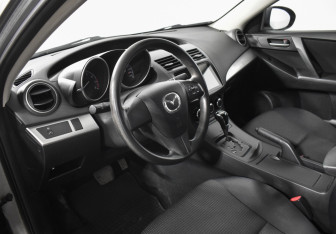 Подержанный автомобиль Mazda 3 Sedan 2011 года (9 фото)