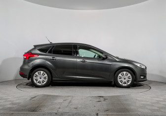 Подержанный автомобиль Ford Focus Sedan 2019 года (4 фото)