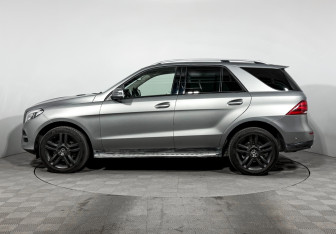 Подержанный автомобиль Mercedes-Benz GLE 2015 года (8 фото)