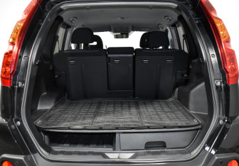 Подержанный автомобиль Nissan X-Trail 2010 года (19 фото)