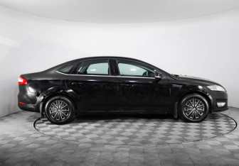 Подержанный автомобиль Ford Mondeo Sedan 2010 года (4 фото)