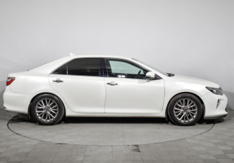 Подержанный автомобиль Toyota Camry Sedan 2017 года (4 фото)