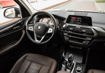 Подержанный автомобиль BMW X3 2020 года (13 фото)